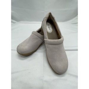 BOC Slip On clog Sz 8M Suede Nude Z11401 CCAL16
